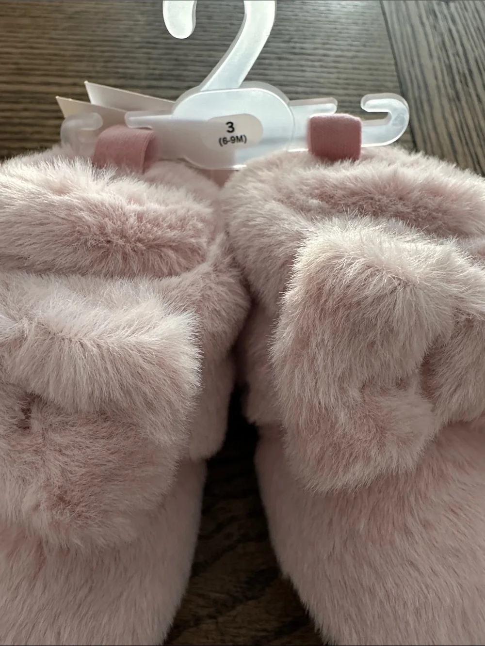 NWT Baby Pink Plush Bow Booties - Baby Booties 6-9months